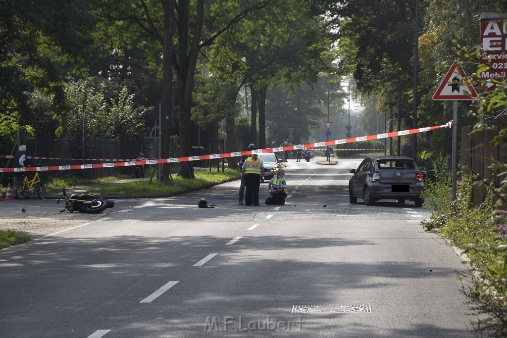 Schwerer Krad PKW Unfall Koeln Muelheim Am Springborn Cottbuserstr P076.JPG - Miklos Laubert